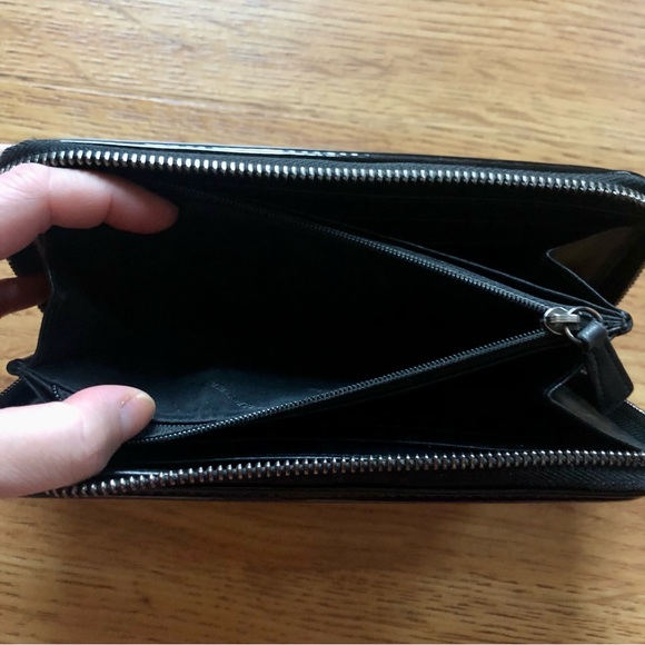 Burberry Black Patent Nova Check Zippy Wallet - Picture 8 of 11